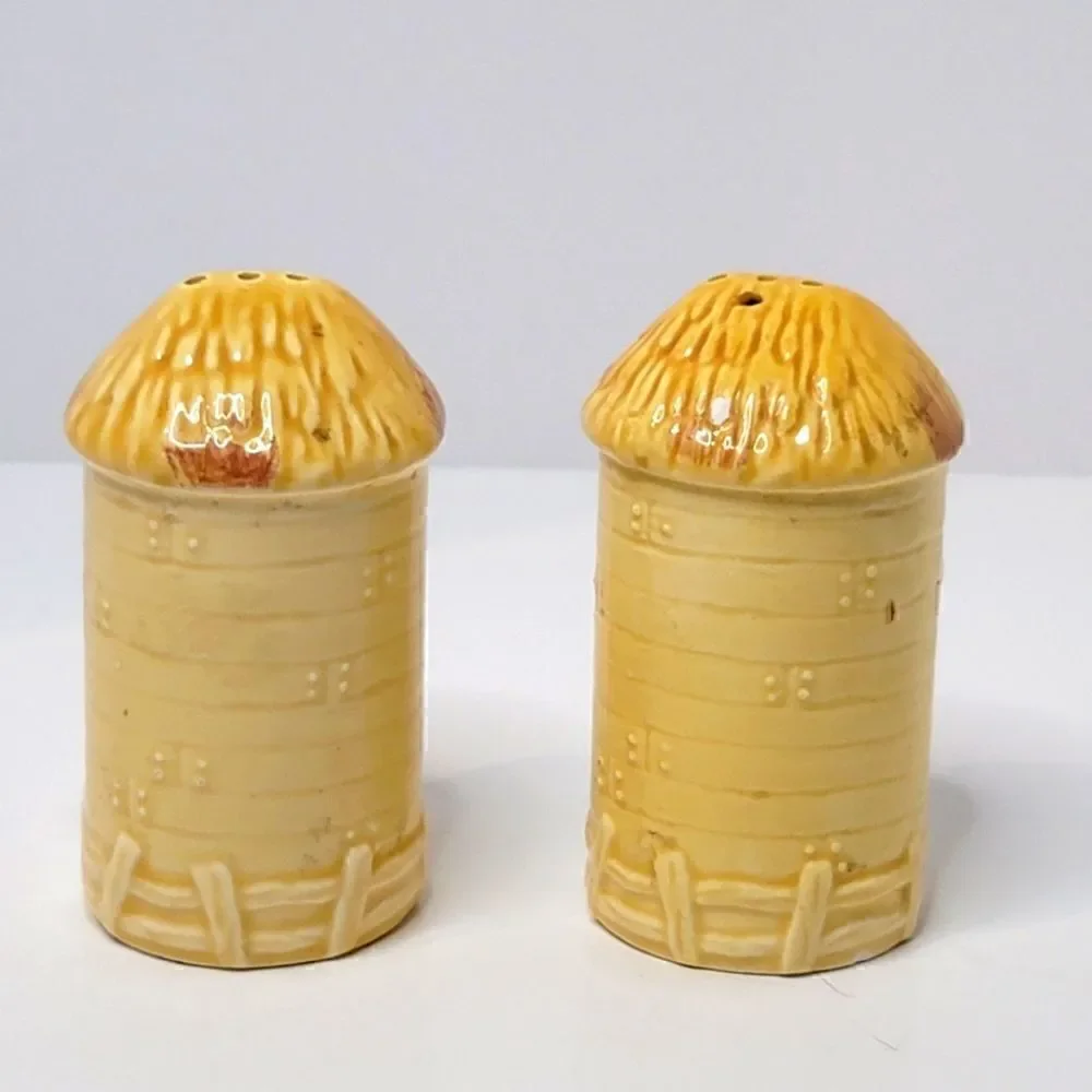 Marks and Rosenfeld ceramic Country Scene salt and pepper shaker JAPAN